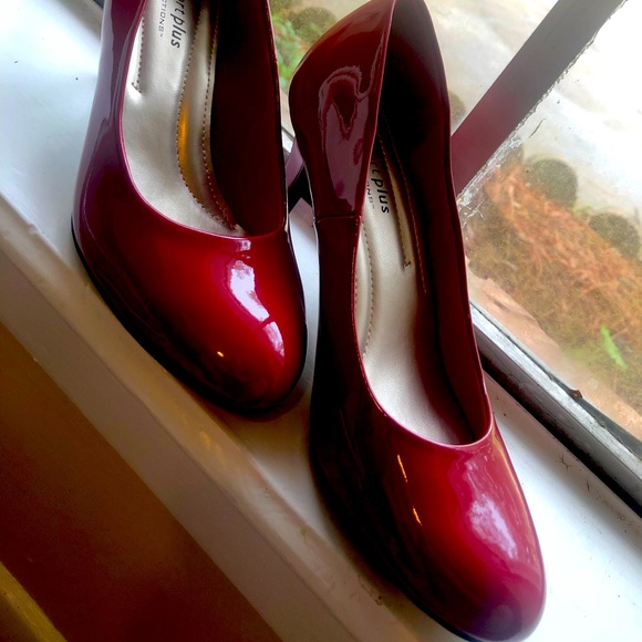 Bright red pumps Comfort Plus by Predictions sz 6.5 NWOT